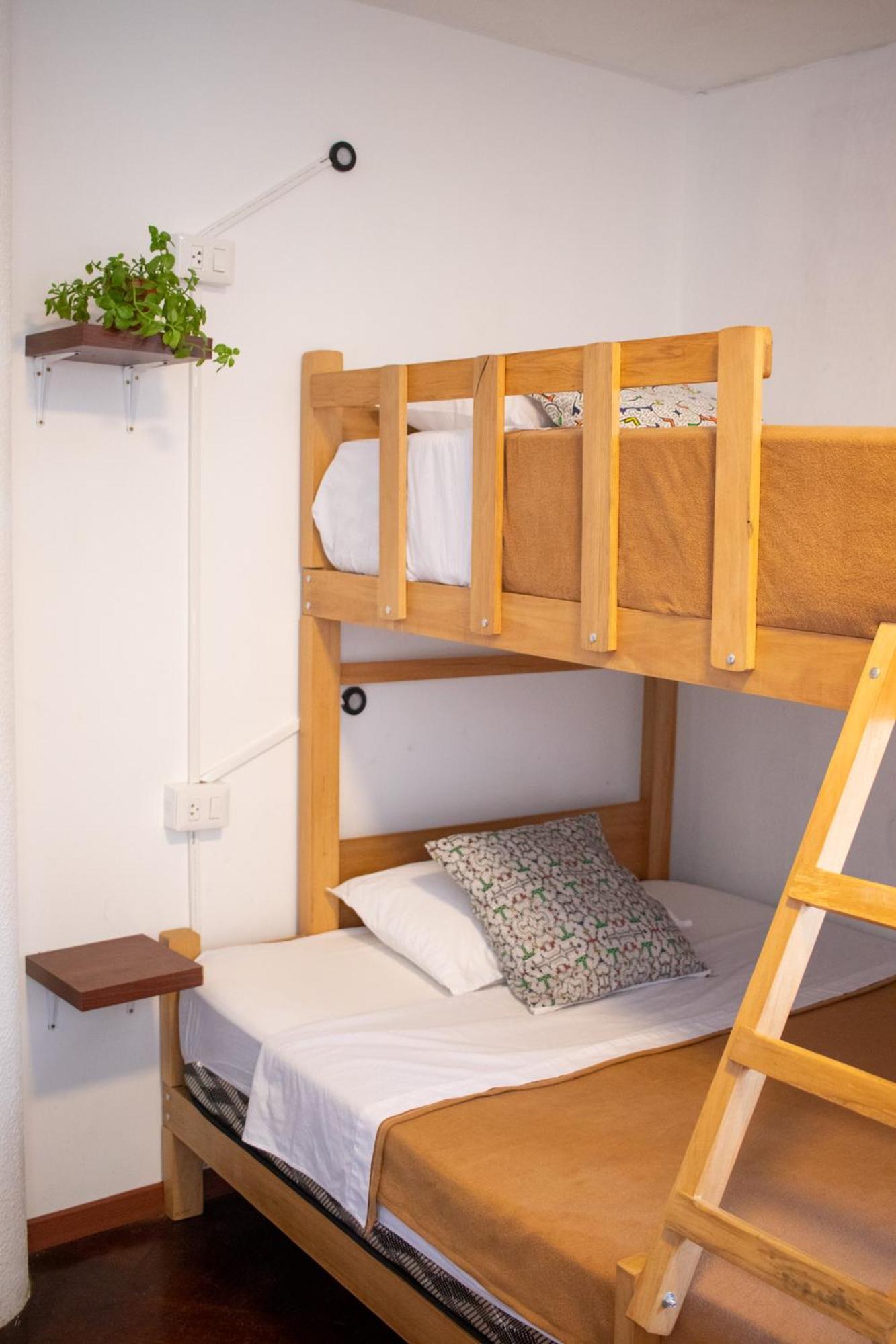 Temazcal Hostel Lima Buitenkant foto
