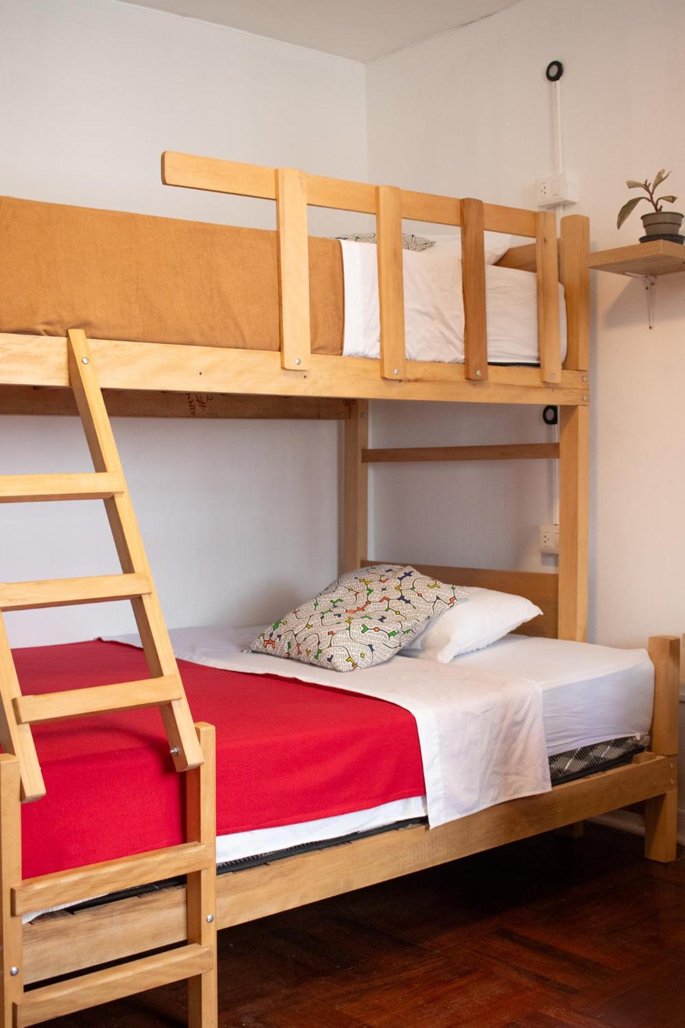 Temazcal Hostel Lima Buitenkant foto